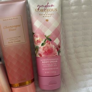 Bath and Body Works Set + bonus lotion🍓